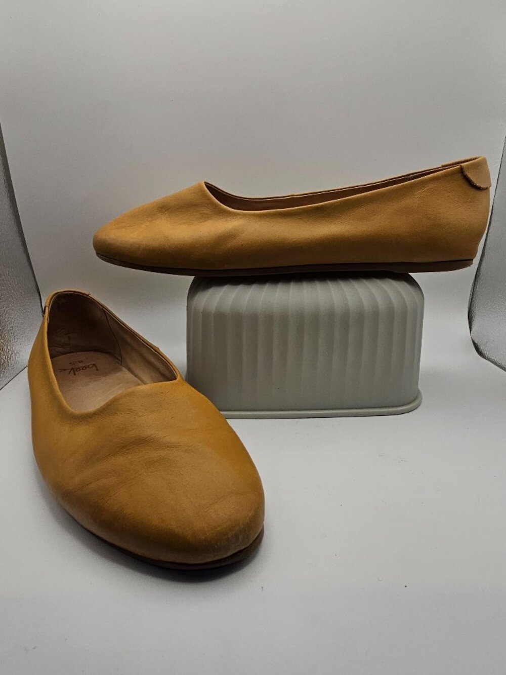 beek Swiftlet Ballet Slipper – Honey Vegetable‑Tanned Leather Flats – Size 8.5